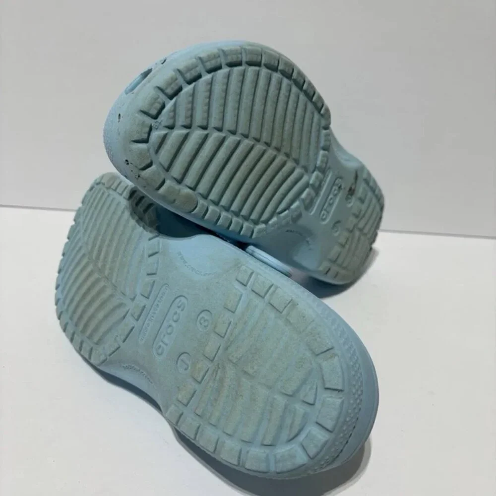 Crocs Big Kids’ Classic Slip-On Clogs Blue, Boys’ Size 3 M